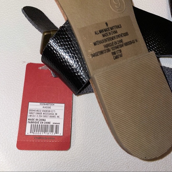 NWT Sandals - Picture 2 of 3